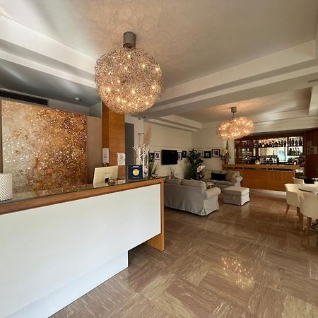Hotel Mon Pays Riccione Kültér fotó