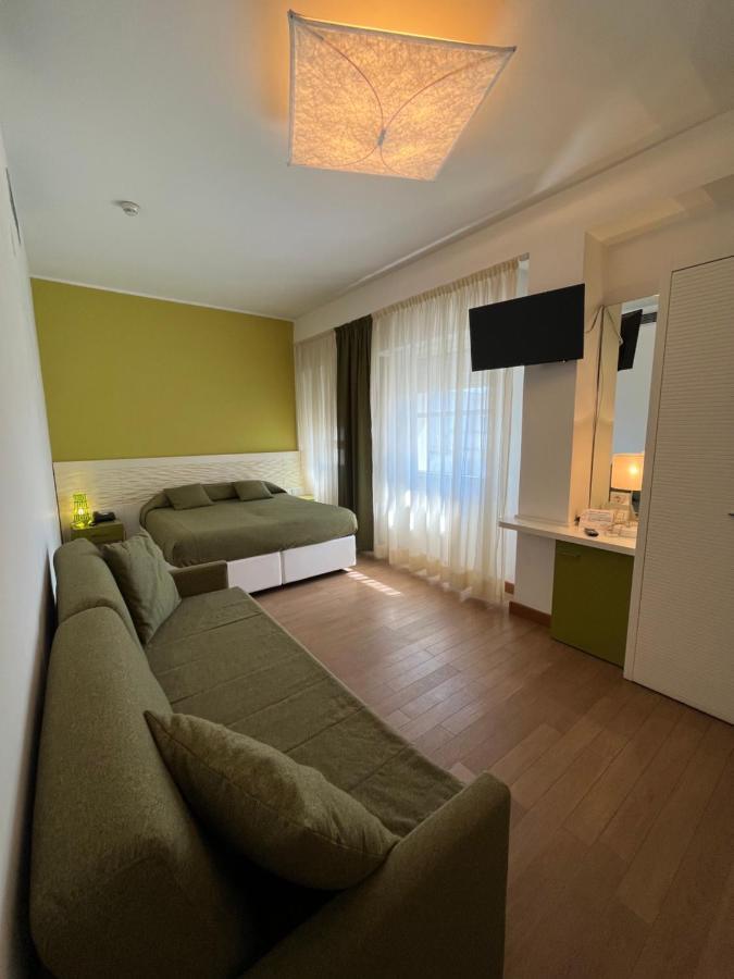 Hotel Mon Pays Riccione Kültér fotó