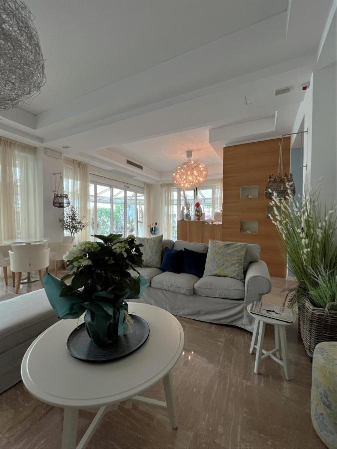 Hotel Mon Pays Riccione Kültér fotó