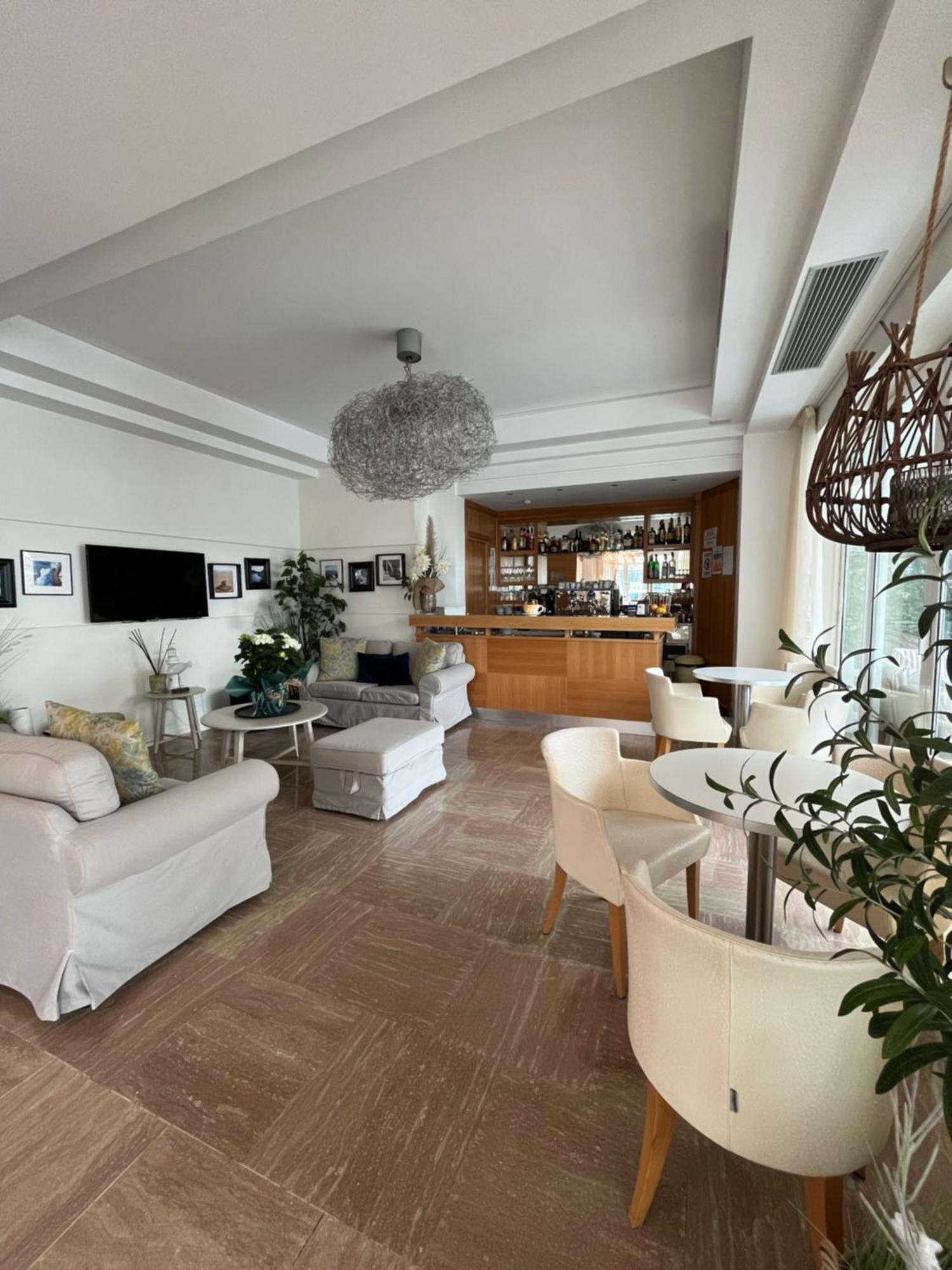 Hotel Mon Pays Riccione Kültér fotó