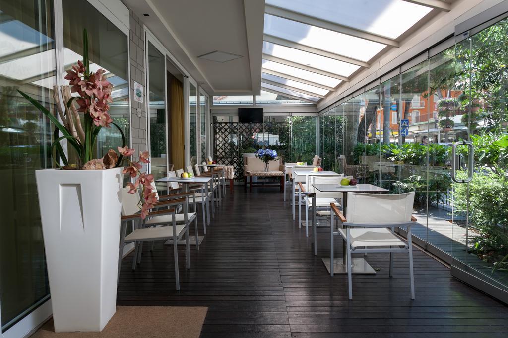 Hotel Mon Pays Riccione Kültér fotó